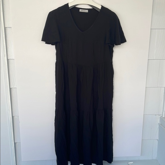 Airisa Women’s Black V-Neck Flutter Sleeve Tiered Cotton Midi Dress Sundress M/L - Picture 1 of 14